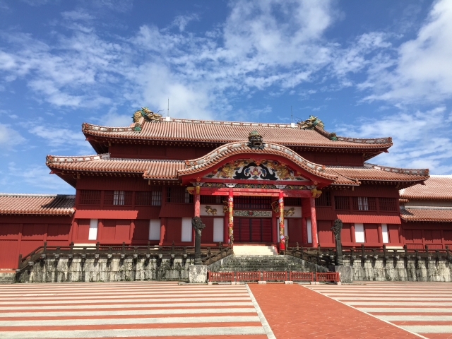 首里城を正面から写した