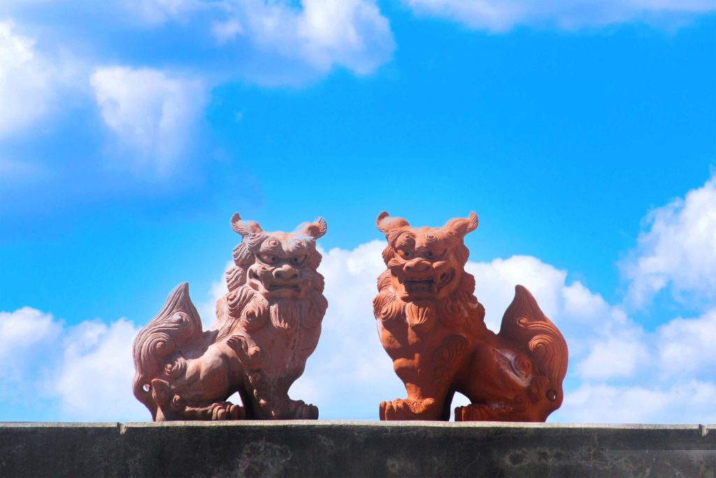沖縄の守り神「シーサー」